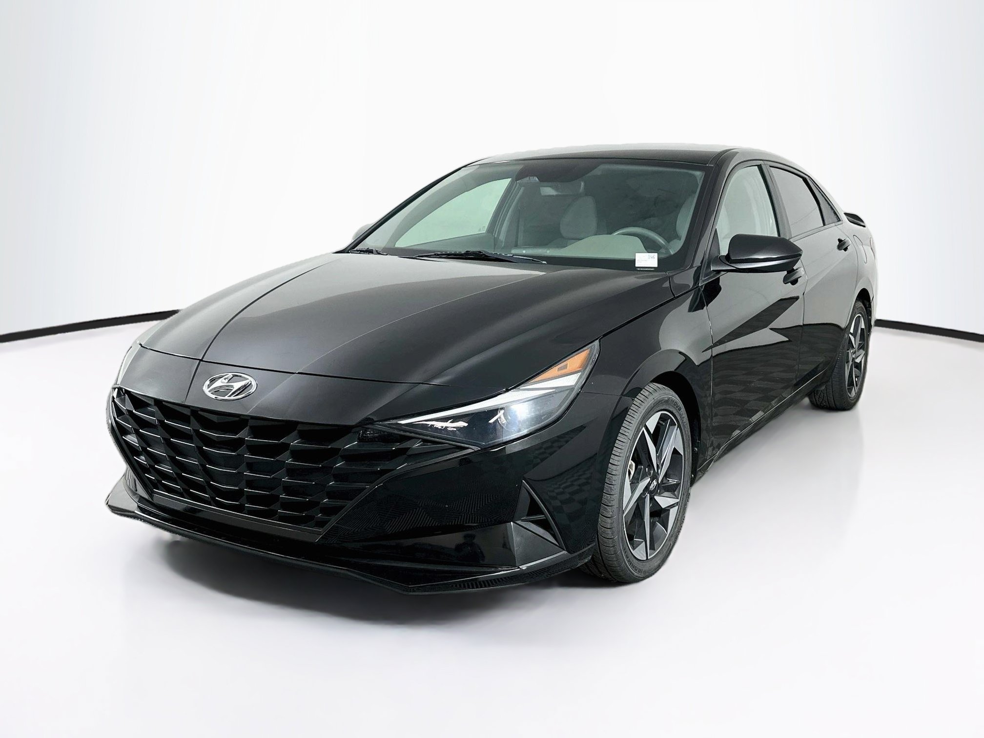 Used 2023 Hyundai Elantra SEL w/ Convenience Package FWD image 3