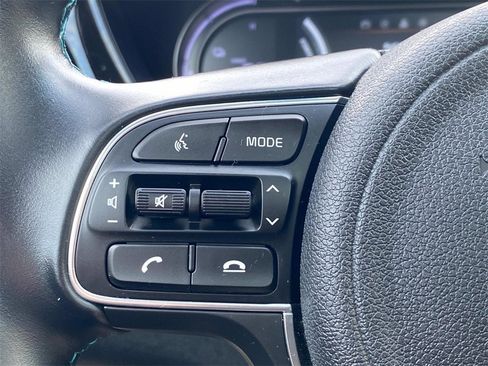 Used 2020 Kia Niro EX Premium w/ Cold Weather Package image 24