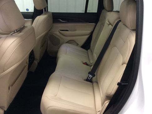 New 2025 Jeep Grand Cherokee Limited w/ Trailer Tow Package image 36