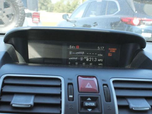 Used 2017 Subaru Forester 2.5i Premium image 19