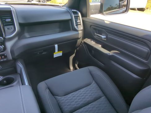 New 2026 RAM 1500 Express AWD/4WD image 15