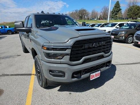 New 2026 RAM 2500 Limited AWD/4WD image 9