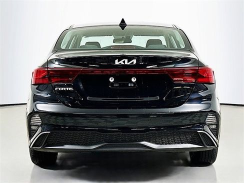 Used 2024 Kia Forte LXS w/ LXS Technology Package image 6