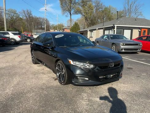 Used 2018 Honda Accord Sport image 2