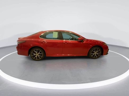 Used 2023 Toyota Camry SE FWD image 9