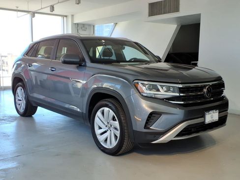 Used 2023 Volkswagen Atlas Cross Sport SE w/ Panoramic Sunroof Package AWD/4WD image 3