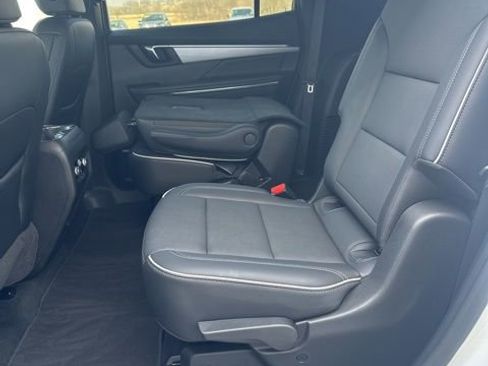 Used 2025 Buick Enclave Preferred image 50