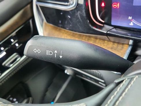 Used 2022 Jeep Grand Wagoneer Series II w/ Convenience Group III image 43