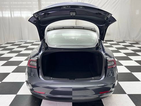 Used 2023 Tesla Model 3 Standard Range image 9