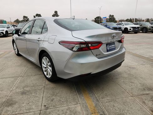 Used 2024 Toyota Camry LE image 5