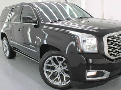 Used 2020 GMC Yukon Denali w/ Denali Premium Package AWD/4WD image 13