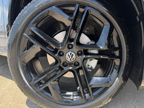 New 2026 Volkswagen Tiguan SE R-Line FWD image 11