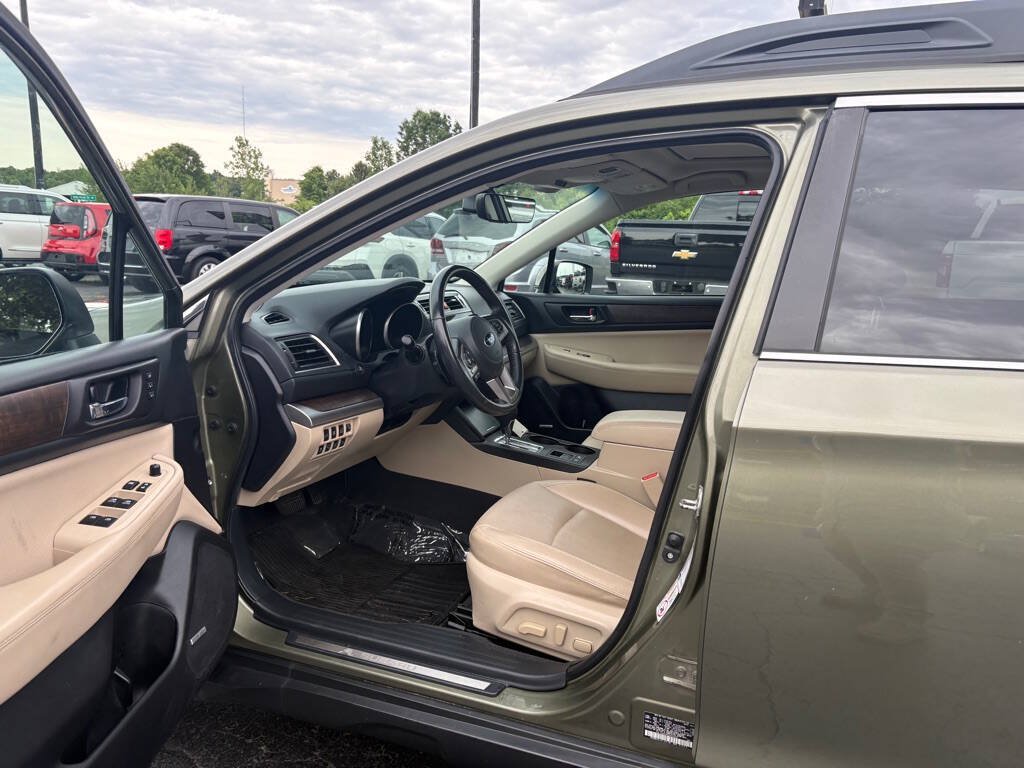 Used 2017 Subaru Outback 2.5i Limited AWD/4WD image 24