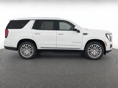 Used 2025 GMC Yukon Elevation RWD image 2
