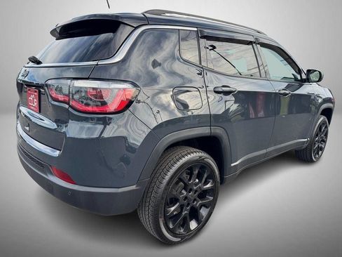 Used 2018 Jeep Compass Limited w/ Navigation Group AWD/4WD image 3