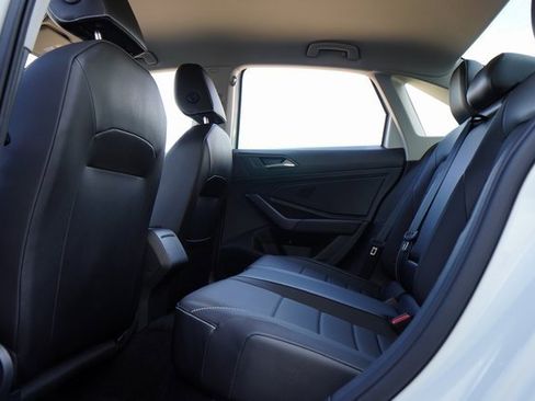 Used 2023 Volkswagen Jetta SE image 24