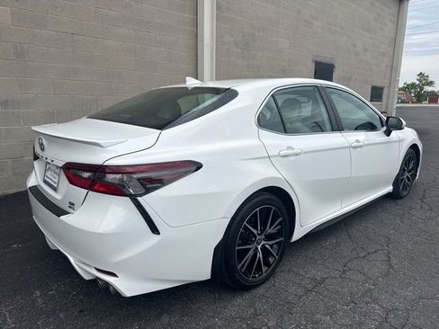 Used 2023 Toyota Camry SE w/ Cold Weather Package image 5