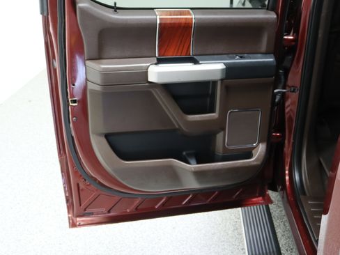 Used 2015 Ford F150 King Ranch w/ Equipment Group 601A Luxury AWD/4WD image 28