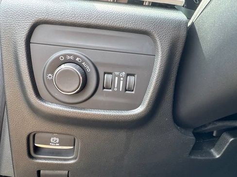 Used 2024 Jeep Grand Cherokee L Laredo AWD/4WD image 43