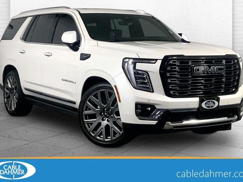 Used 2025 GMC Yukon Denali Ultimate w/ LPO, Floor Liner Package AWD/4WD image 1