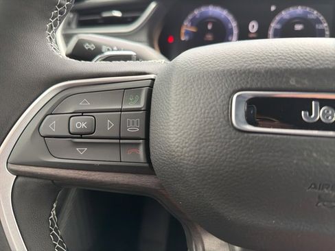 New 2025 Jeep Grand Cherokee Limited image 18