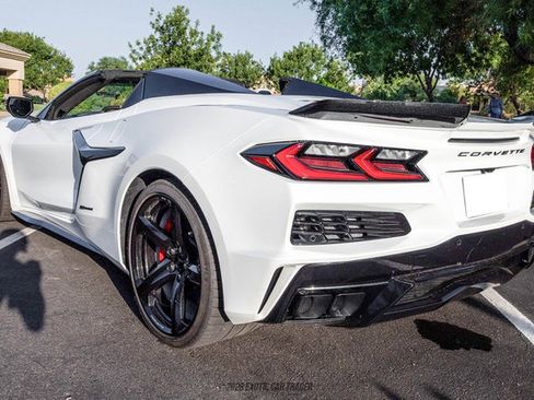 Used 2025 Chevrolet Corvette E-Ray AWD/4WD image 6