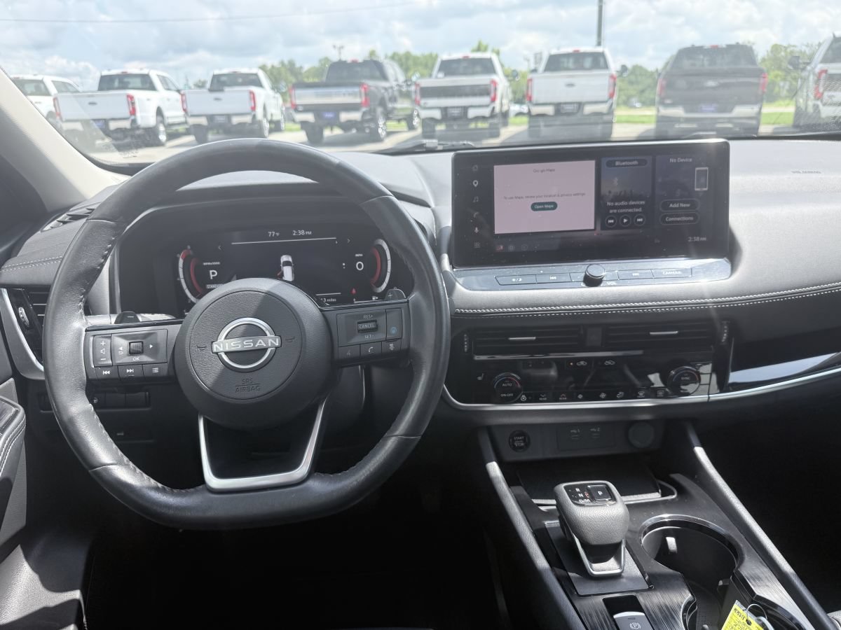 Used 2024 Nissan Rogue SL w/ SL Premium Package FWD image 10