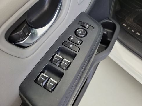 Used 2023 Honda Pilot Touring image 21