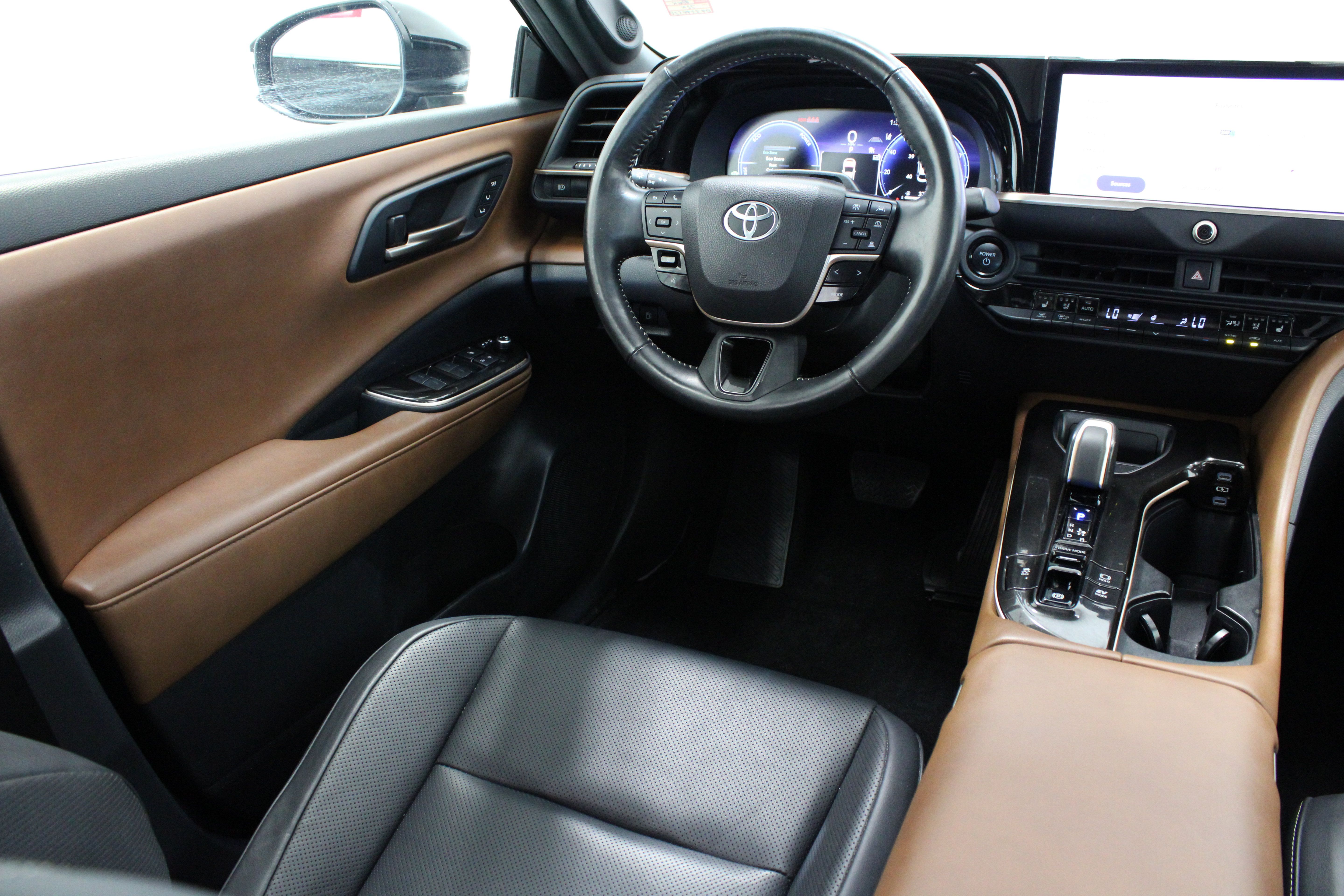 Used 2025 Toyota Crown w/ Advanced Technology Package AWD/4WD image 31