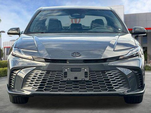Used 2025 Toyota Camry SE w/ Convenience Package image 10