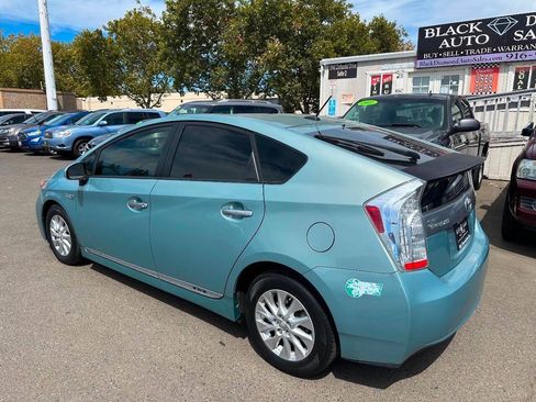 Used 2014 Toyota Prius Prime Plug-In Hybrid FWD image 11
