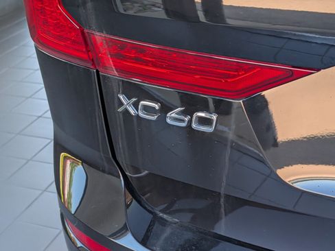 Used 2024 Volvo XC60 B5 Plus AWD/4WD image 4