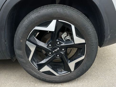 Used 2024 Kia Seltos EX image 32