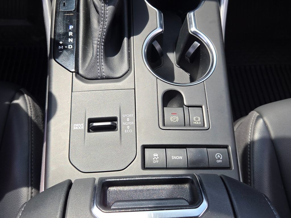 Used 2022 Toyota Highlander XSE FWD image 20