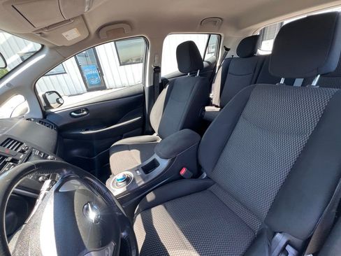 Used 2014 Nissan Leaf S image 12