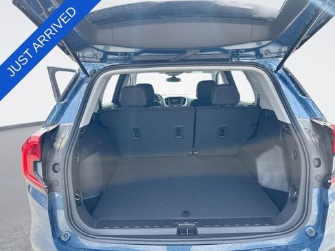 Used 2024 GMC Terrain SLE w/ Driver Convenience Package FWD image 24