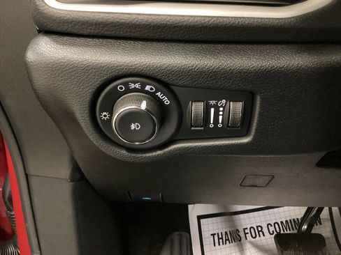 New 2026 Chrysler Pacifica Select image 19