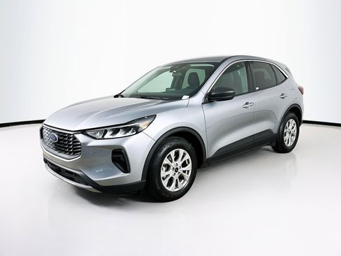 Used 2024 Ford Escape Active w/ Cold Weather Package image 3