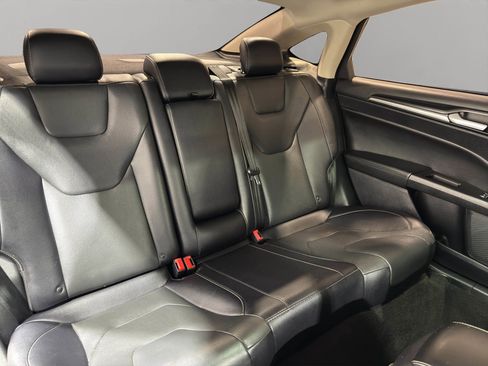 Used 2020 Ford Fusion Titanium image 22