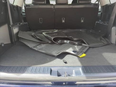 Used 2023 Toyota Highlander XLE FWD image 10