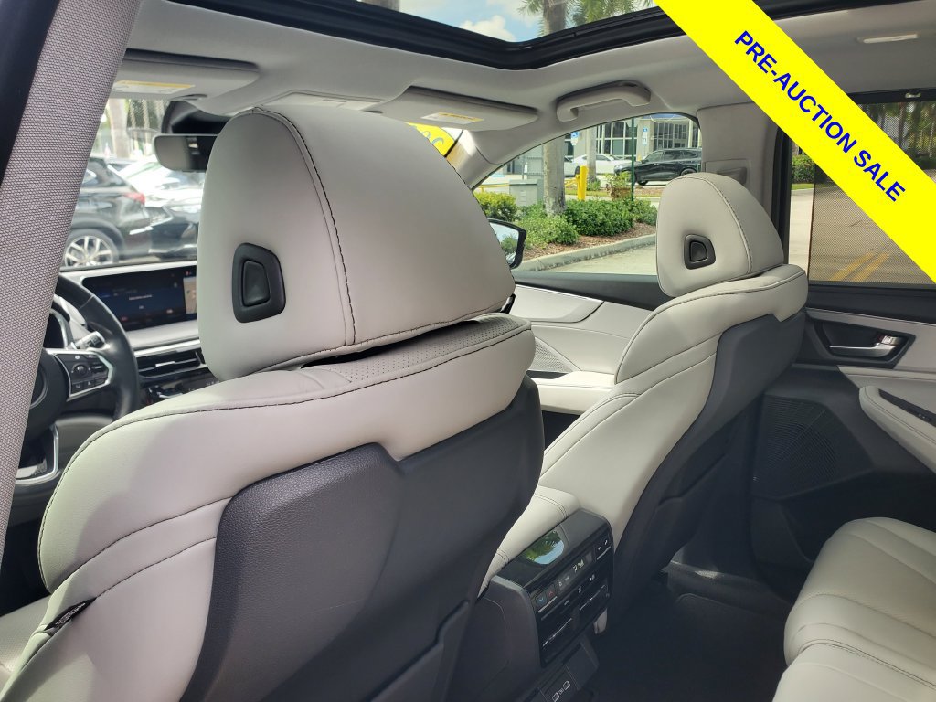 Certified 2024 Acura MDX w/ Technology Package FWD image 11