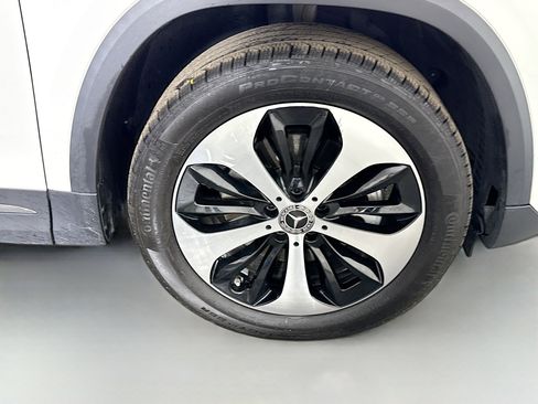 Used 2025 Mercedes-Benz GLA 250 image 32