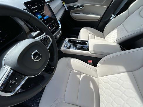 New 2026 Volvo XC90 B6 Plus w/ Protection Package Premier image 10
