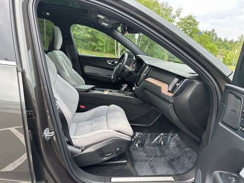 Used 2021 Volvo XC60 T5 Inscription w/ Climate Package AWD/4WD image 12