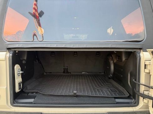 Used 2022 Jeep Wrangler Unlimited Rubicon w/ Cold Weather Group image 31