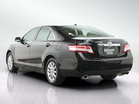Used 2011 Toyota Camry XLE w/ XLE Extra-Value Pkg #1 FWD image 3