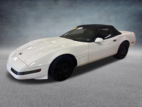Used 1994 Chevrolet Corvette Convertible RWD image 3