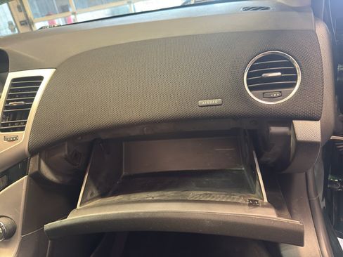 Used 2014 Chevrolet Cruze LT FWD image 25