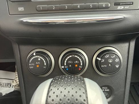 Used 2013 Nissan Rogue SL AWD/4WD image 23