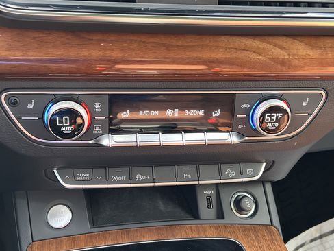 Used 2023 Audi Q5 2.0T Premium w/ Convenience Package image 30